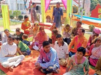 Sagar District Collector Deepak Arya celebrated Holi with disabled children