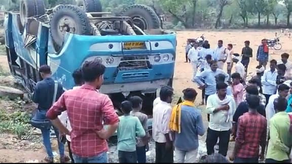 1 dead, 25 injured after a bus full of wedding processions overturned in Chhatarpur