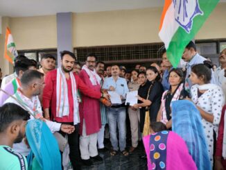 Congress took out a procession and handed over a memorandum regarding the shameful incident in Manipur.