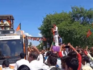 Hundreds of villagers welcomed Jan Ashirwad Yatra by showering flowers.