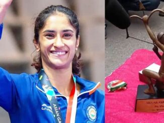 Wrestler Vinesh Phogat returned Khel Ratna and Arjuna awards.