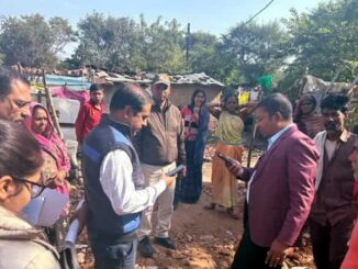 Additional Collector visited the ward of Sagar Municipal Corporation in the Rajaswa Maha- abhiyan.