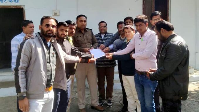 Deori Shramjeevi Journalist Association submitted a memorandum in protest against atrocities on journalists.