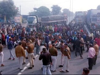 Driver's association blocked NH 44 in protest against the new law in hit and run case.