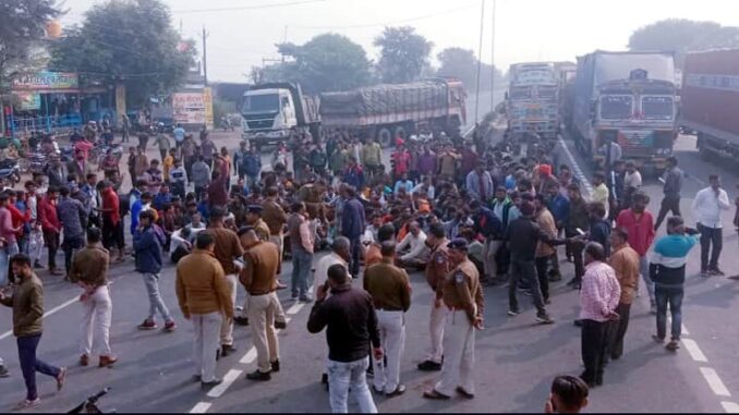 Driver's association blocked NH 44 in protest against the new law in hit and run case.