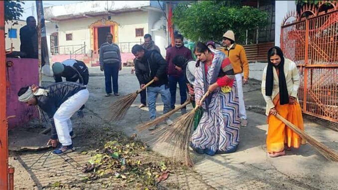 President and councilors cleaned the temples in Ram Mandir Pran Pratishtha Mahotsav.