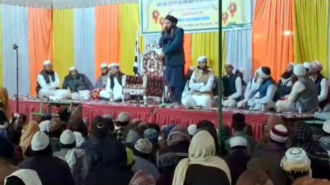 Children expressed their religious knowledge in the annual prom Islahe-e-Masara in Madrasa.