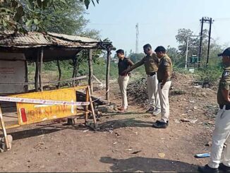 Heinous murder of a young man by crushing him with a stone near a liquor shop in Maharajpur.