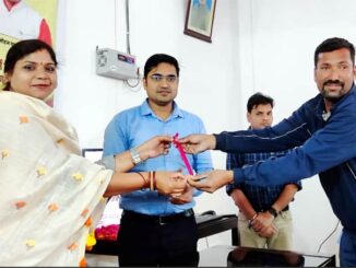 Deori Municipality honored Safai Mitras on Cleanliness Inspiration Day.