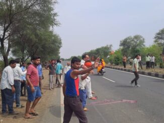 Scorpio hits youth standing on the track of Four Line Road, 1 dead.