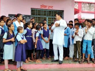 During the surprise inspection of the District Panchayat Vice President, schools were found closed, children were getting drenched in water.